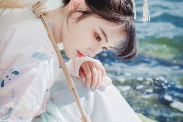 Come to my office. I want to meet you! The man's voice continued to massage the cochlea, which was very comfortable and tempting, like a beautiful music that easily pleased the body and mind.
